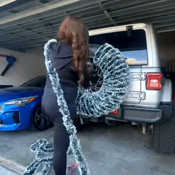 🎄 Christmas Car Tire Wreath – Bring the Holiday Spirit Wherever You Go! 🎄